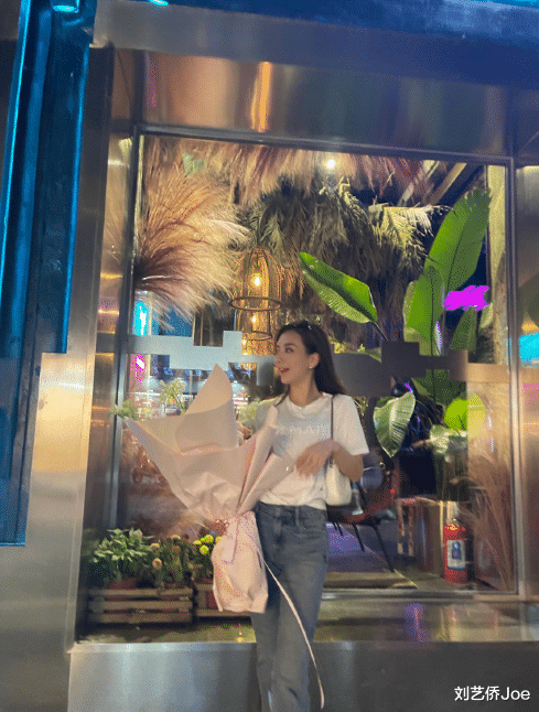 孙佳雨|郭富城豪宅内景曝光，仅沙发就价值40万，整栋别墅高达3亿