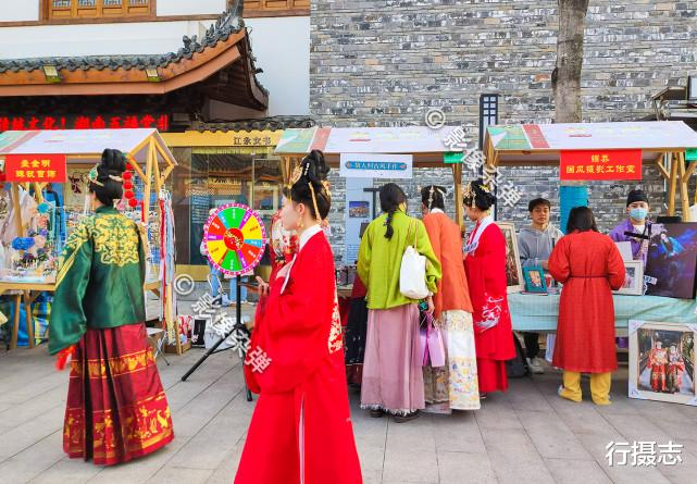 长沙洋湖水街新国潮汉服文化节,现场好多汉服小姐姐,太美了