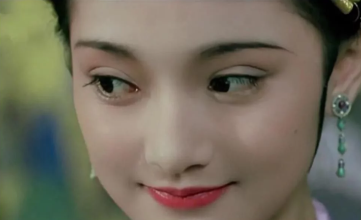 周迅|周迅十三年前旧照曝光，灵气十足，年轻时候的气质原来这么绝