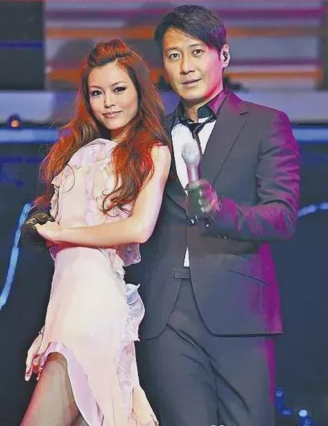 文咏珊|Angelababy“离婚”传闻刷屏时,我最心疼她