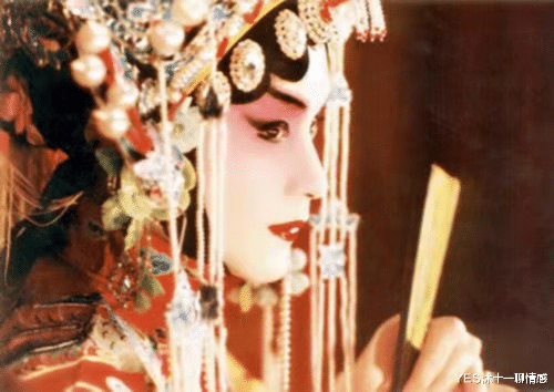 |雌雄难辨!看了这10位男星的女装扮相,男人都会心动