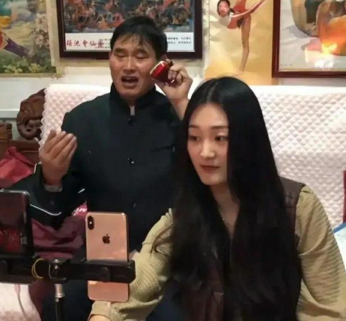 朱之文|儿媳嫁入177天，朱之文一人落寞饮酒，似乎有许多说不出的苦