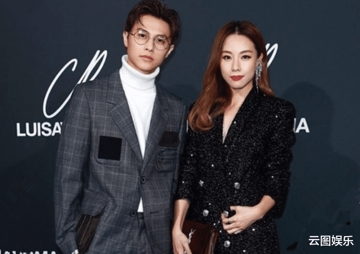 威廉|36岁男星求婚成功!跪地送钻戒太浪漫,CEO女友穿婚纱感动大哭