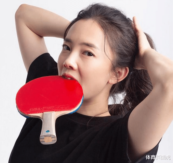 樊振东|樊振东桃花运来了！被韩国两个美女队员追捧，都抢着和小胖组混双