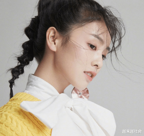 赵露思|白鹿很争气，爸爸妈妈也很疼她，所以白鹿爱笑开朗很好