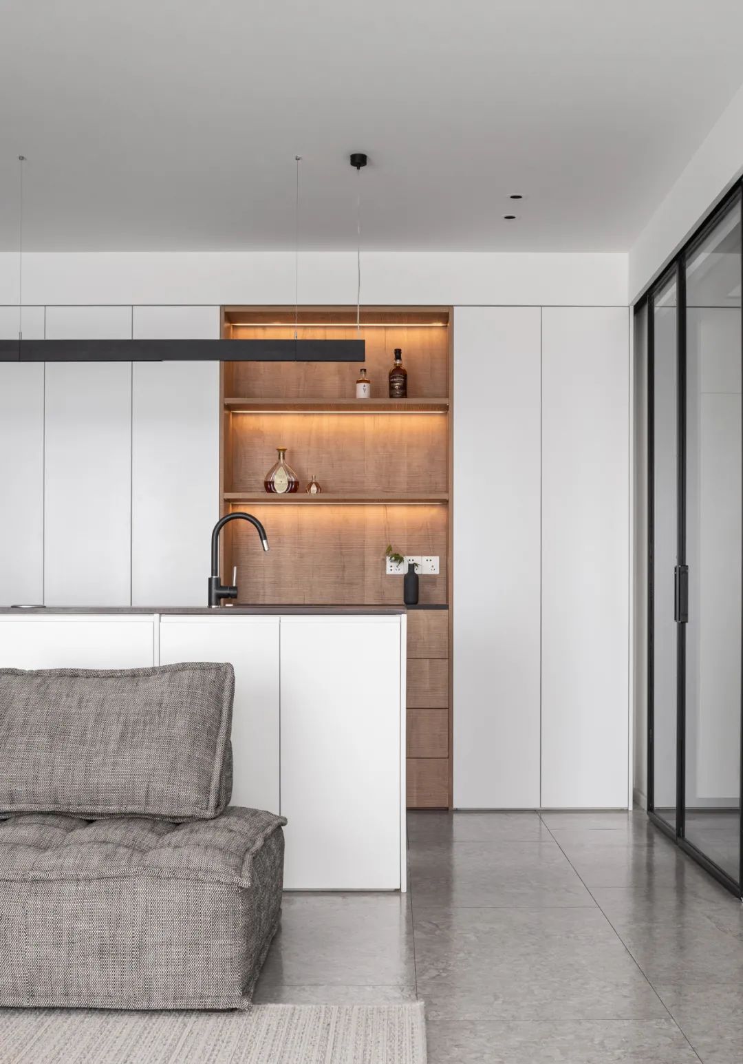 国潮新家丨200㎡极简风落地窗+开放式书房，让生活回归自由舒适