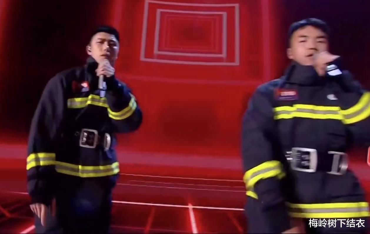 金星|鹿晗唱一句凤凰传奇《天上飞》被捧吹,没代表作“顶流”能走多远