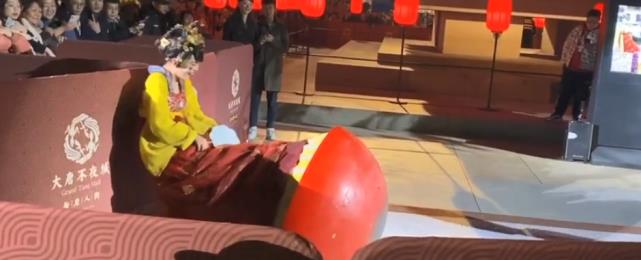 杨洋|疑似“兔牙妹不倒翁”回归，与皮卡晨展开竞争？网友：只认兔牙妹