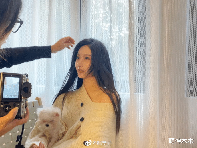 都美竹|都美竹分享生活照，遭黑粉言语讽刺，怒气回怼：拍照都不允许吗？