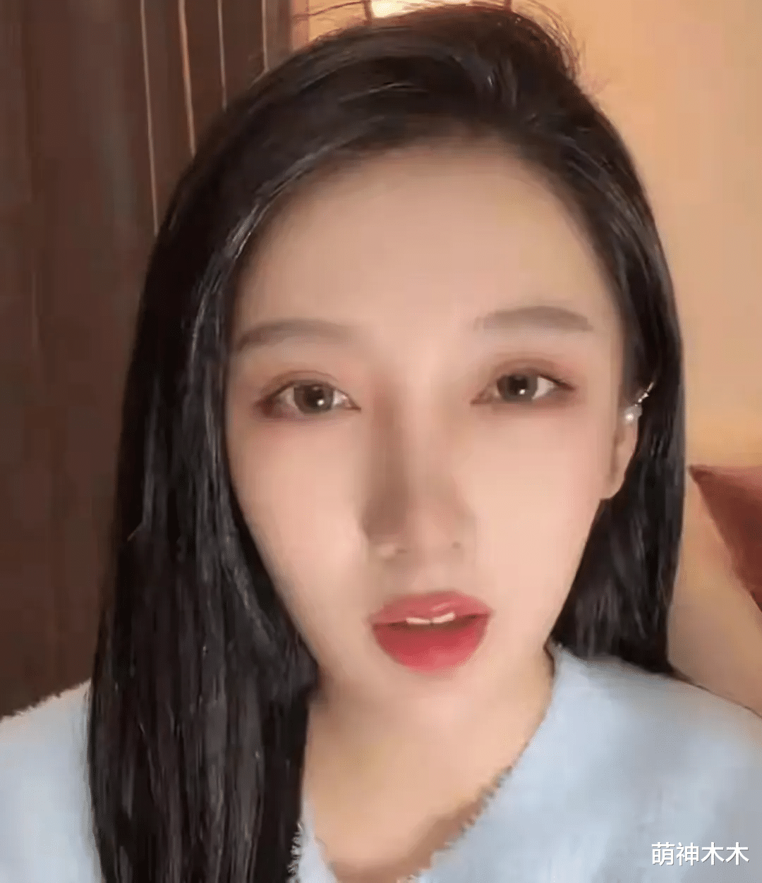 都美竹|都美竹分享生活照，遭黑粉言语讽刺，怒气回怼：拍照都不允许吗？