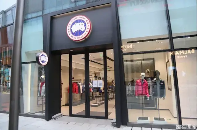 |羽绒服比iPhone还贵，谁是涨价的“幕后推手”？
