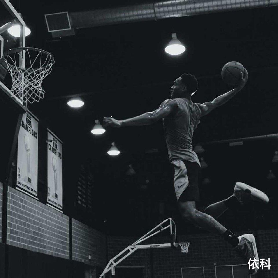 选秀 选秀前夜，已经有人喝高了