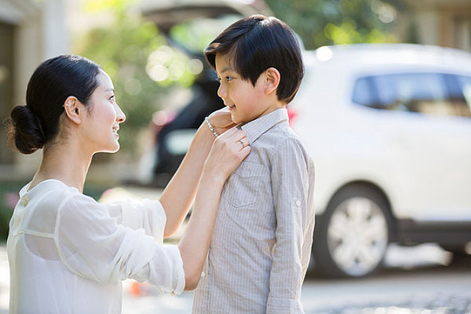 菁妈育儿|“妈妈,穿上衣服行吗?”8岁孩子的一句话,道出家庭性教育之殇