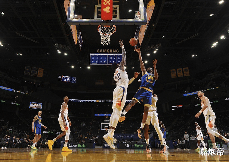 勇士队|3人包夹5人关注!69分三巨头拯救11中1库里,勇士或压哨挤掉詹皇