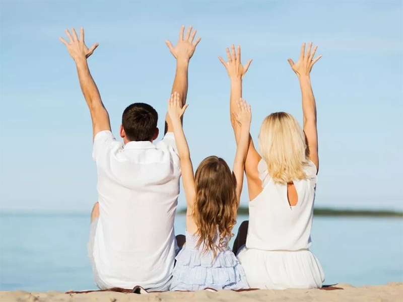 格格巫育儿|取消周末和节假日的培训班后，孩子和家长会转到哪里消费？