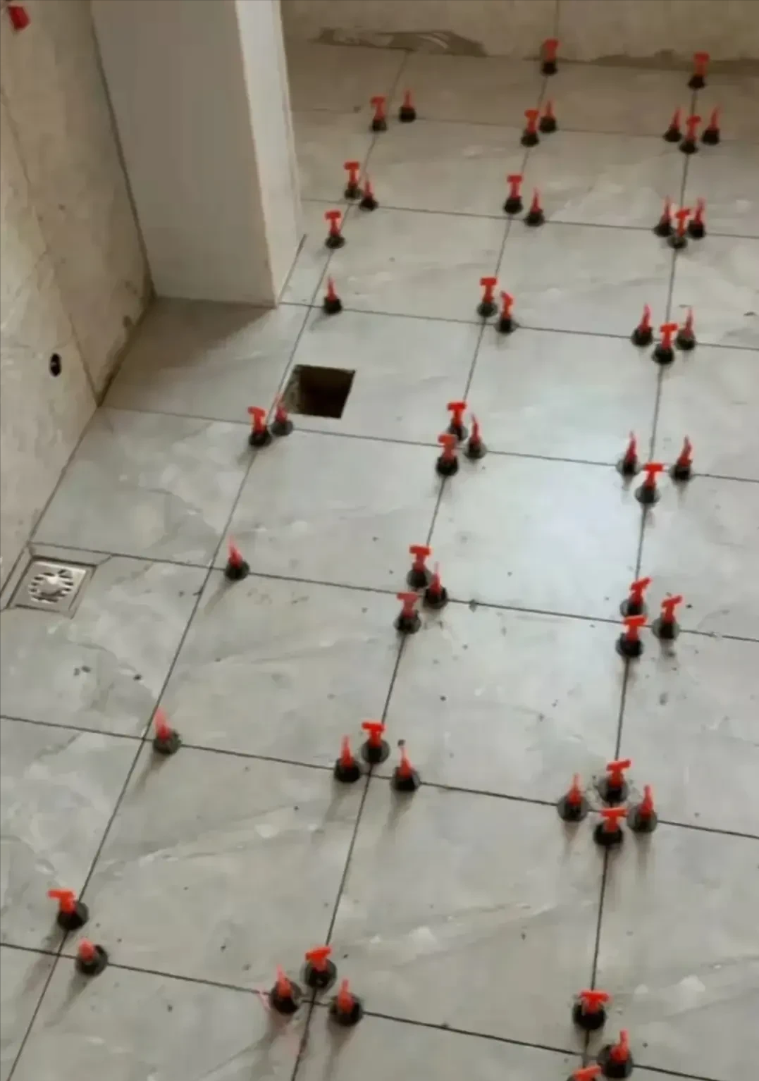 别信装修上的“鬼话”了,这几处没必要花大价钱,穷装反而更实用