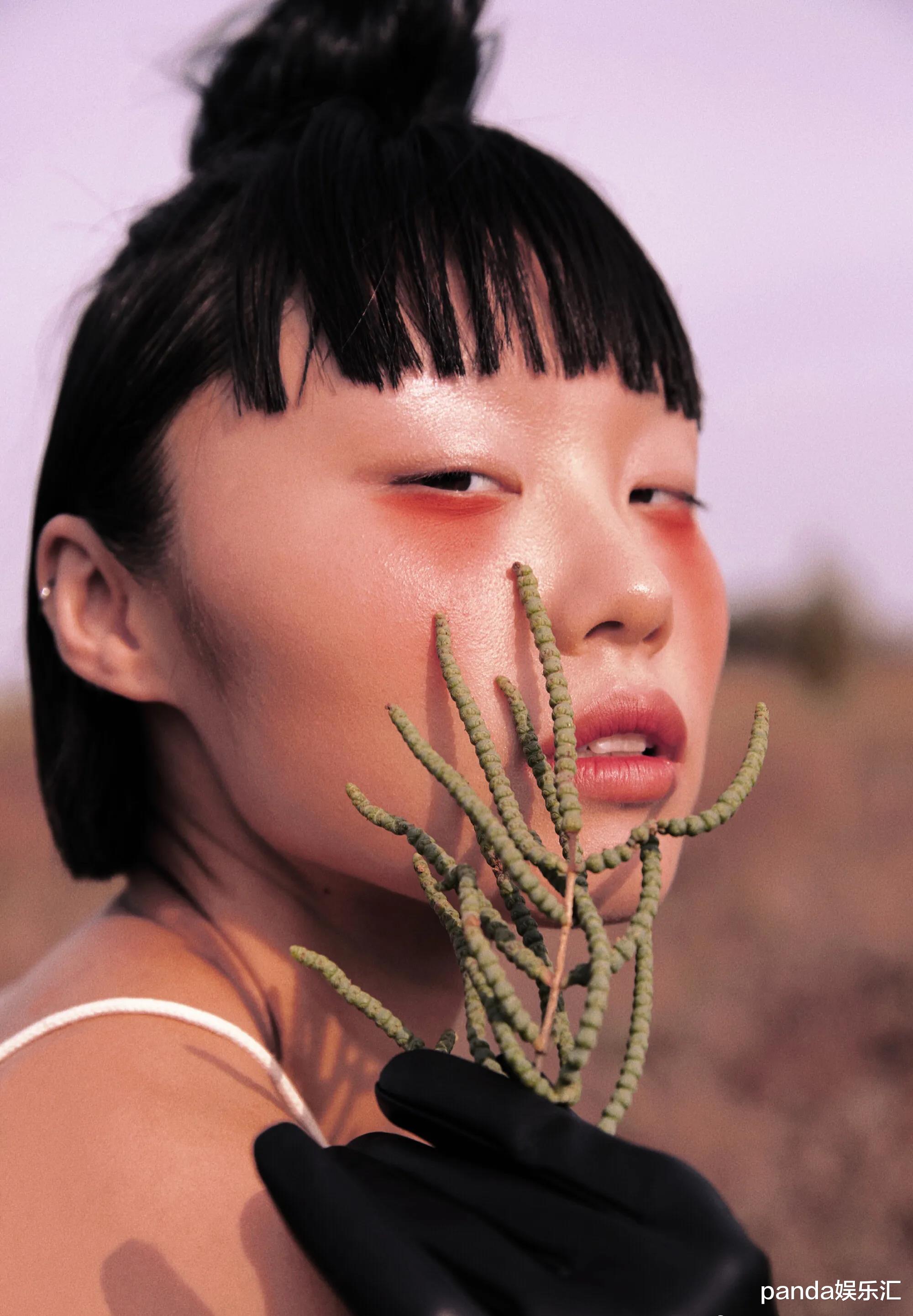 删除|彻底凉凉！“眯眯眼”事件走红模特美凤，品牌方删除与其合作海报