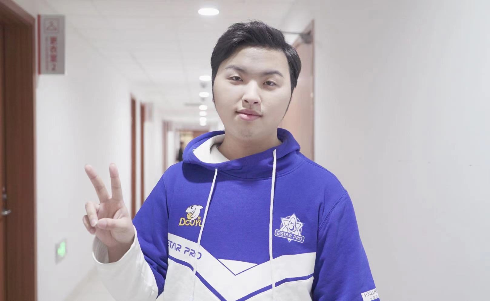 猫神|Alan重返KPL赛场后，开播嘲讽猫神，一场就比cat一个月的荣誉都多