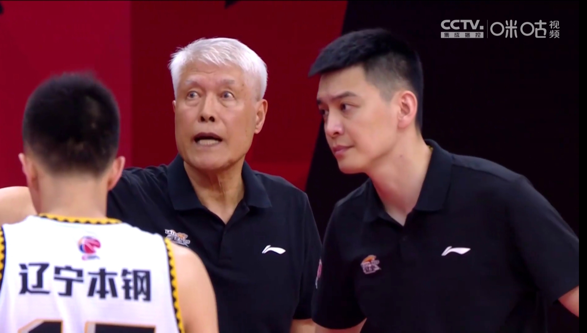 杨鸣|加时赛12秒内3失误,险将冠军送人,蒋兴权不忍直接发飙质问杨鸣