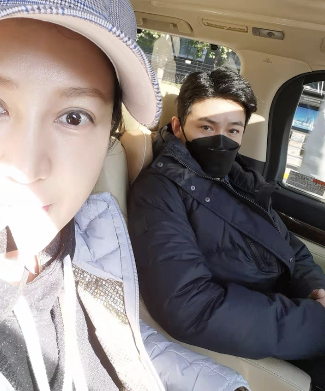 陆毅|陆毅生日晒家人和健身照，46岁身材健硕不油腻，贝儿超过爸爸肩膀