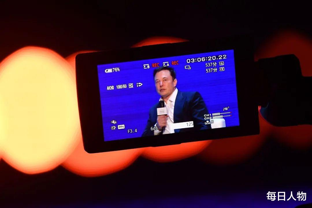 每日人物 牵手马斯克，身价超越李嘉诚，曾毓群如何靠卖电池成为香港首富？