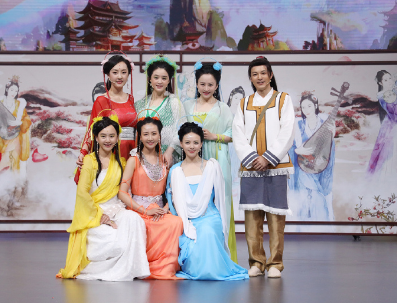 锦鲤祝福 《王牌》女嘉宾被泼水卸妆,王子文细纹明显,baby状态看傻眼