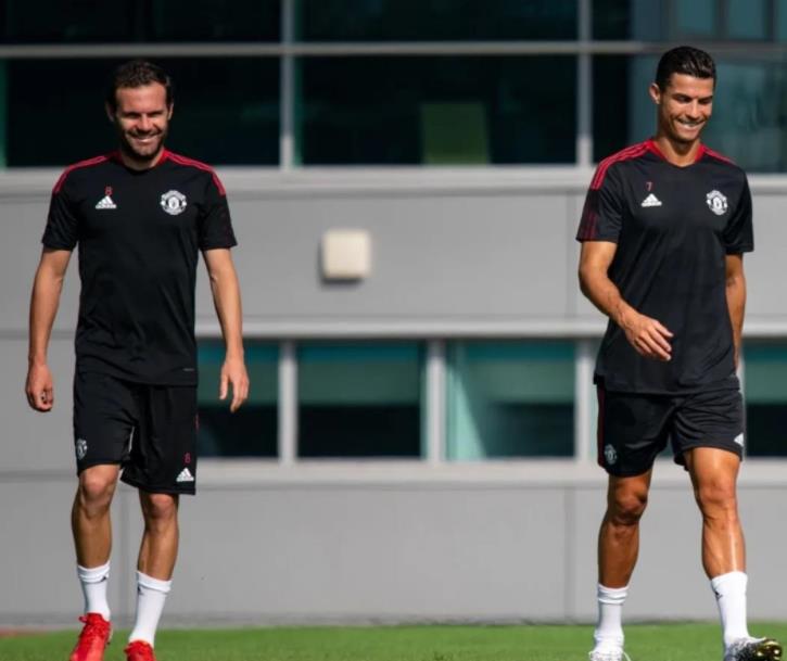 小超侃事|晚上22点！英超迎来9.7亿对决，C罗回归首秀，冲击三大纪录