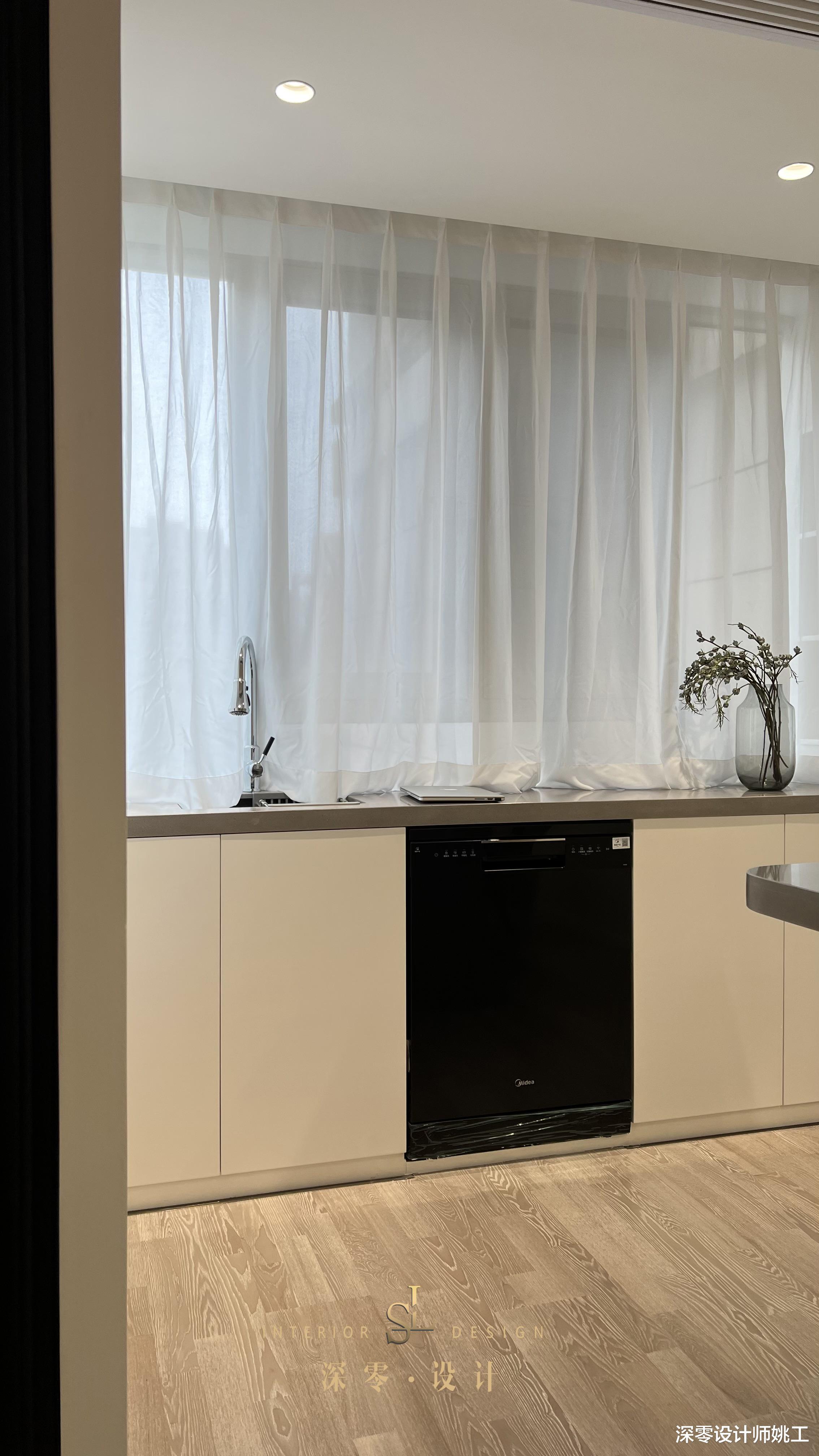 你家餐厅不好用, 可能缺个岛台, 再装修拿他家打样, 收纳在线翻倍