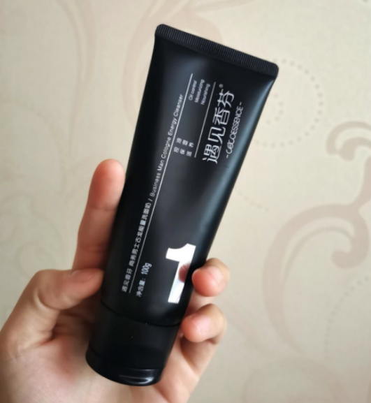 洗面奶|你的洗面奶上“黑名单”了吗？这3款被点名的洗面奶会烂脸，劝你别买