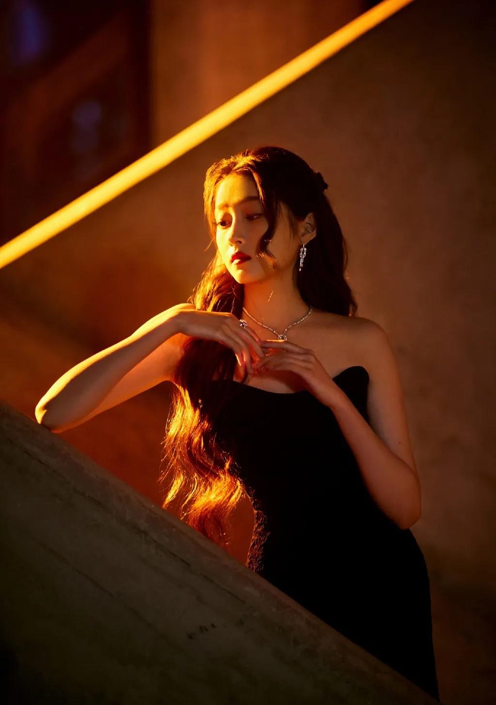 王力宏|王力宏，李易峰女友是谁？关晓彤跨年晚会已定？向涵之近况？