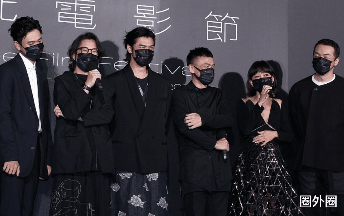 张慧雯|?陈意涵挺9个月孕肚亮相，四肢纤细不见肚子，上下舞台不用人搀扶