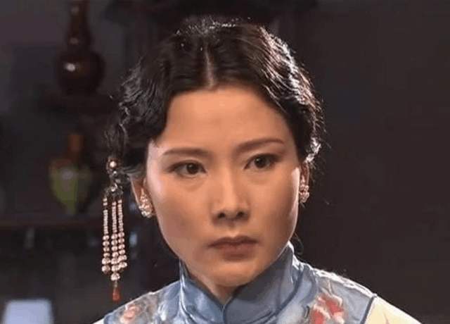 大宅门|《大宅门》：二奶奶的葬礼，为何黄春和白雅萍必须要一起离世？