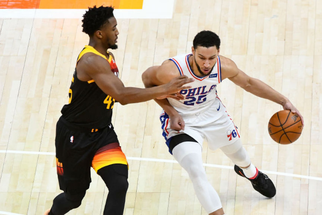 西蒙斯|还是输了!西蒙斯打疯了,狂轰42分准三双,霍华德小爆发