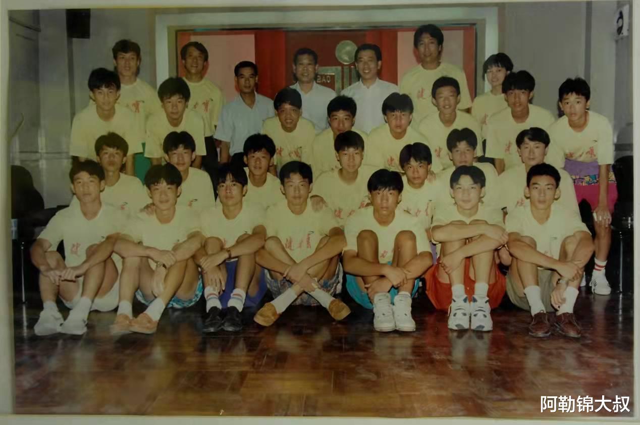 李金羽|弯弓射大雕的小李广，健力宝球员系列四小天鹅之天才射手李金羽