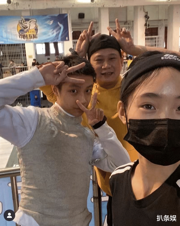 许韶恩|小S二女儿晒击剑照,14岁许韶恩清秀可人,越长越漂亮