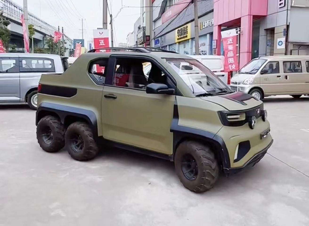 新车|五菱6×6皮卡实车到店!能钓鱼,能越野,个性不输吉姆尼,很炫酷