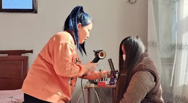 陈亚男|陈亚男带父母拜访婆家，大衣哥和陈母谈话曝光，朱小伟全程没露面