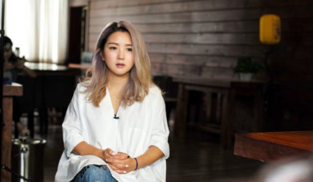 何洁|红极一时超女，两度结婚连生三胎，自爆养娃压力大，网友：太能生