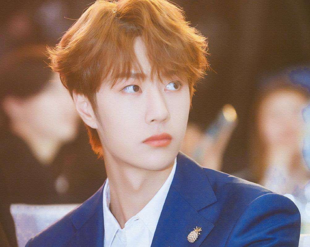 王一博|王一博造型热议，颜值下降不少，生图照曝光脱粉