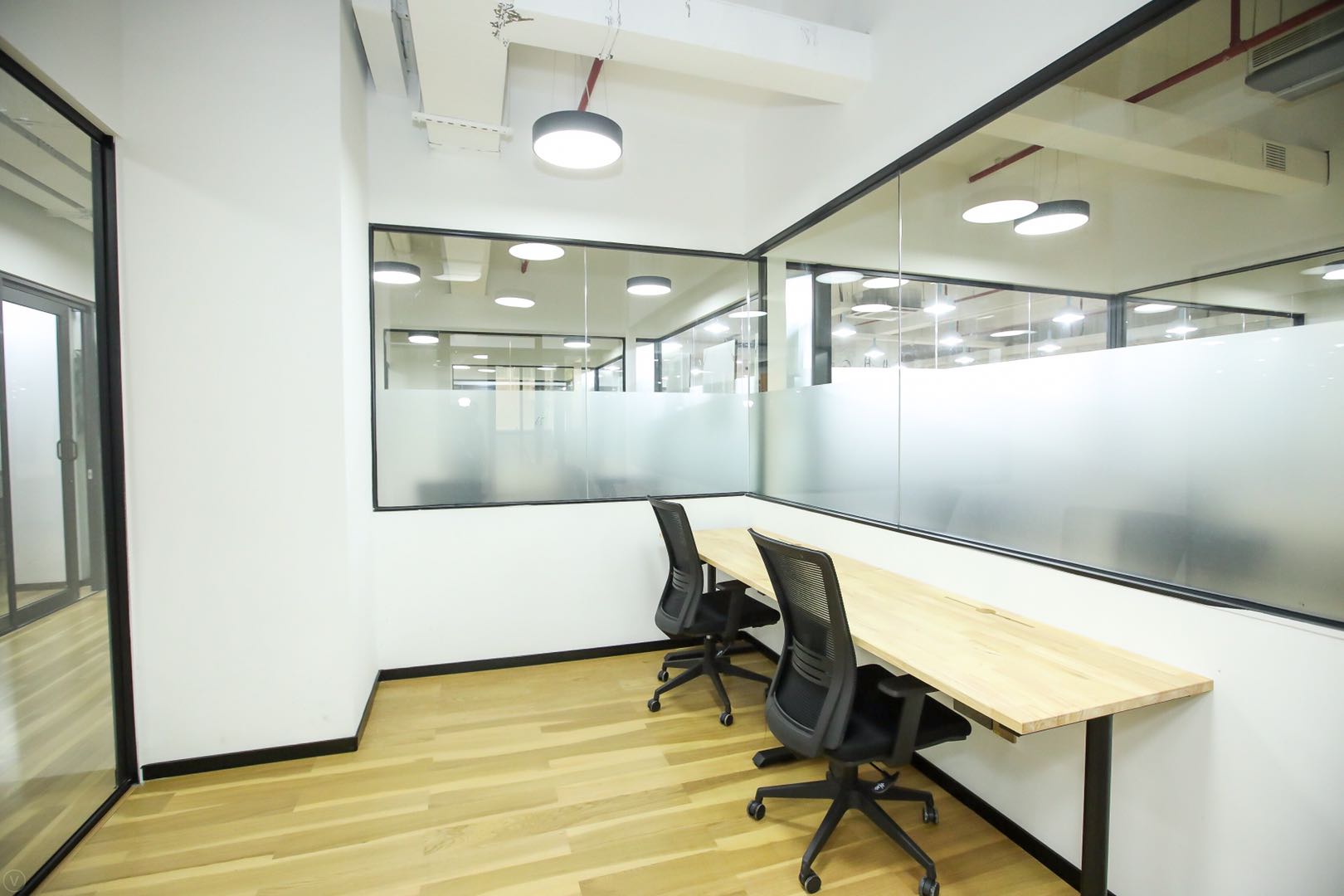 二房东|整个2021年为什么还有那么多人愿意租二房东的办公室呢？