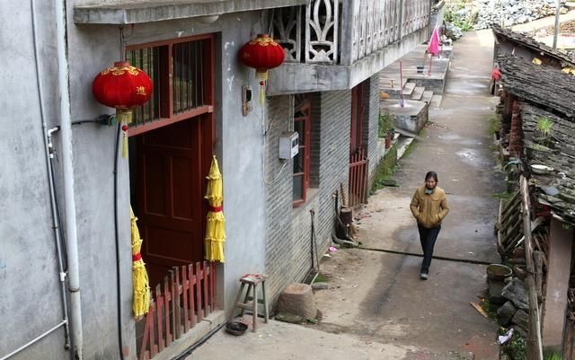 惠州|老奶奶农村上下四层卖23000，到底能不能买？还需要懂宅基地规则