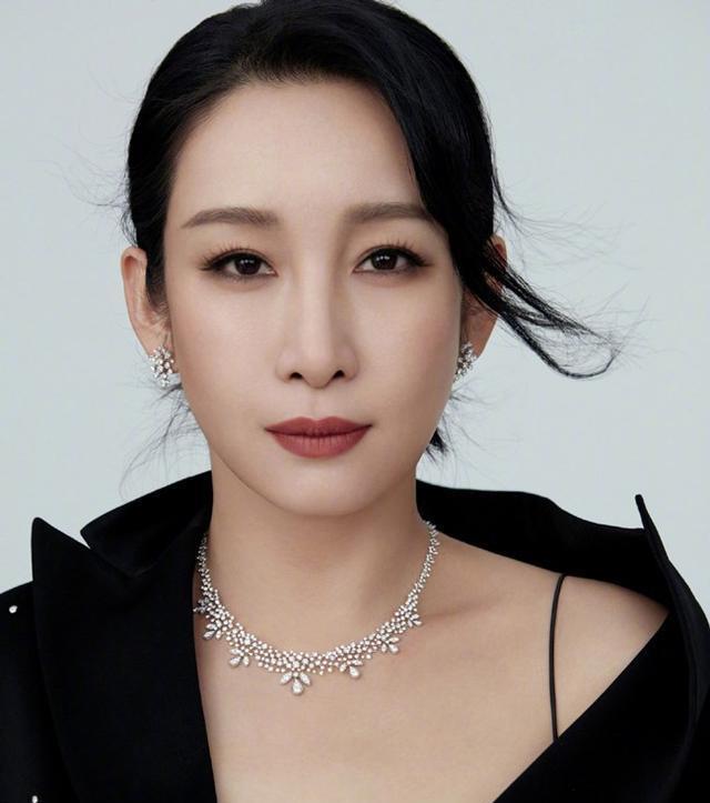 秦海璐|43 岁秦海璐, 生活不能自理, 如今王新军包揽家务贴身伺候!