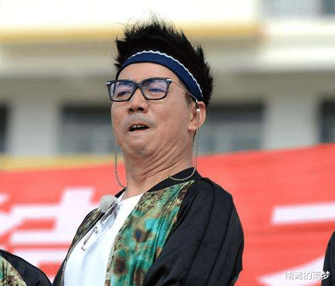 范明|“软饭男”范明，33岁娶大6岁二婚富婆，如今57岁喜当爷爷