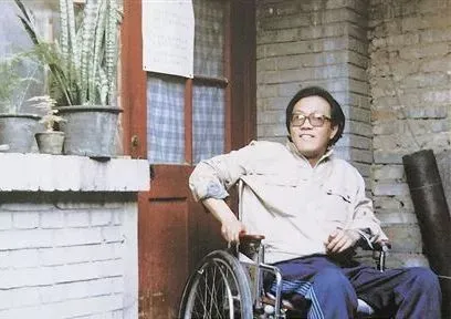 哲学筱筱 如果觉得人生太难,就去看看《我与地坛》