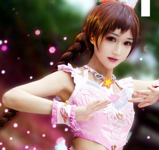 小舞|cos小舞还原度低没关系,能看到小舞“安全裤”,细节就给满分