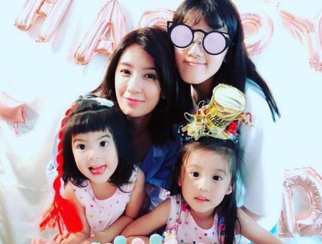 贾静雯|有种“偏心”叫贾静雯，上帝给二女儿开扇窗，却忘记了大小女儿