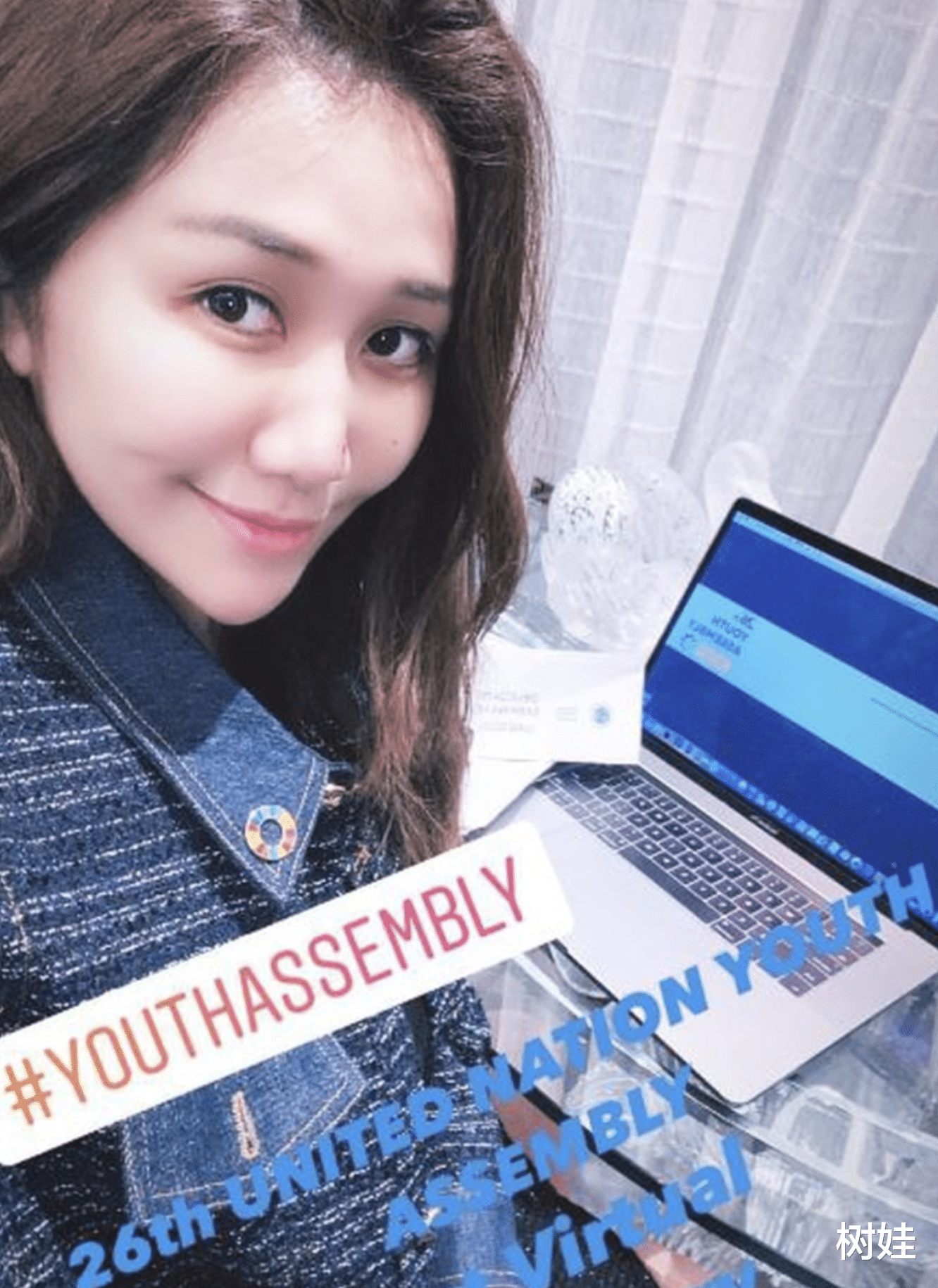 何超盈|何超盈带女儿逛街排场大，仨保姆一个保镖随行，减肥后身材又反弹