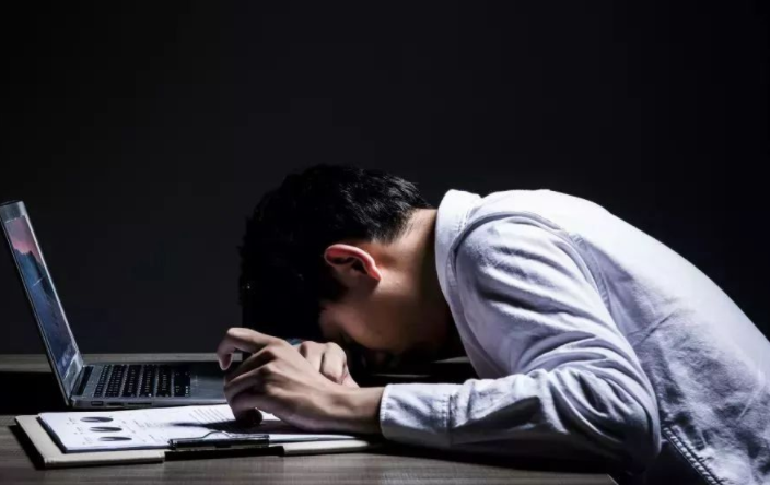 肝癌|36岁男子患肝癌，化疗两次离世，医生叹息：1种“桶装水”哪能天天喝