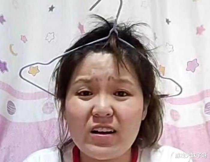 gog|铁山靠刚换平台直播，郭老师也改名复播，戴着面具也被瞬间认出来