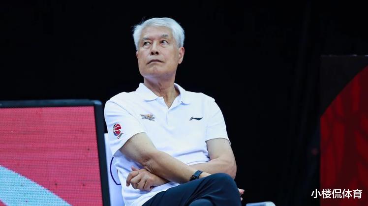 遼寧男籃|遼寧男籃，最能掌控比賽的那個人，只能在替補席坐著，不是蔣興權(quán)